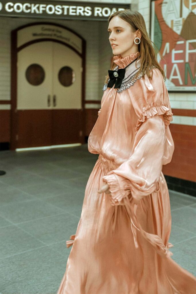 vestido estilo colonial-medieval holgado color durazno
